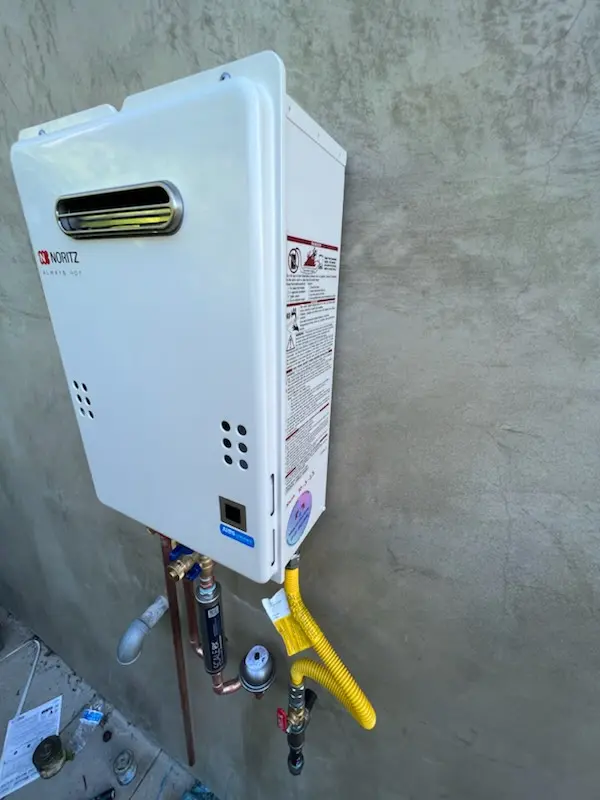 Tankless water heater installation for La Sierra South homes